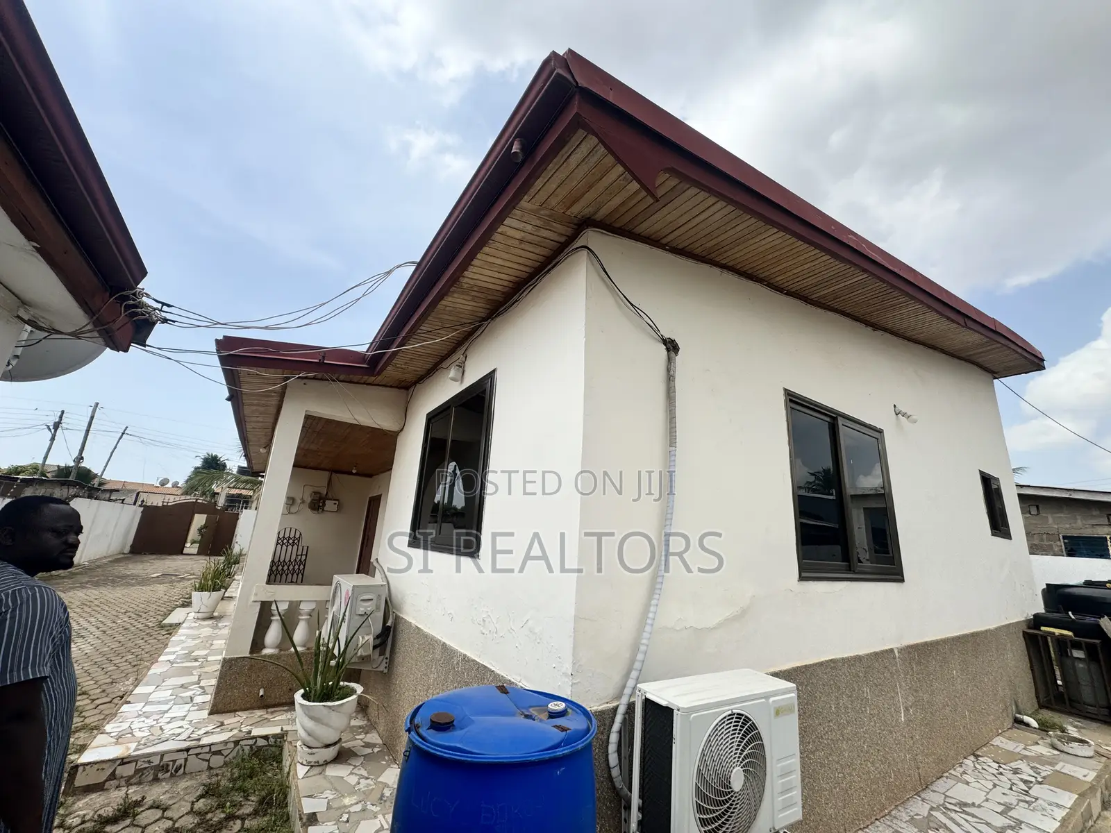 4bdrm Bungalow in Community 19 Annex, Sakumono for sale in Sakumono