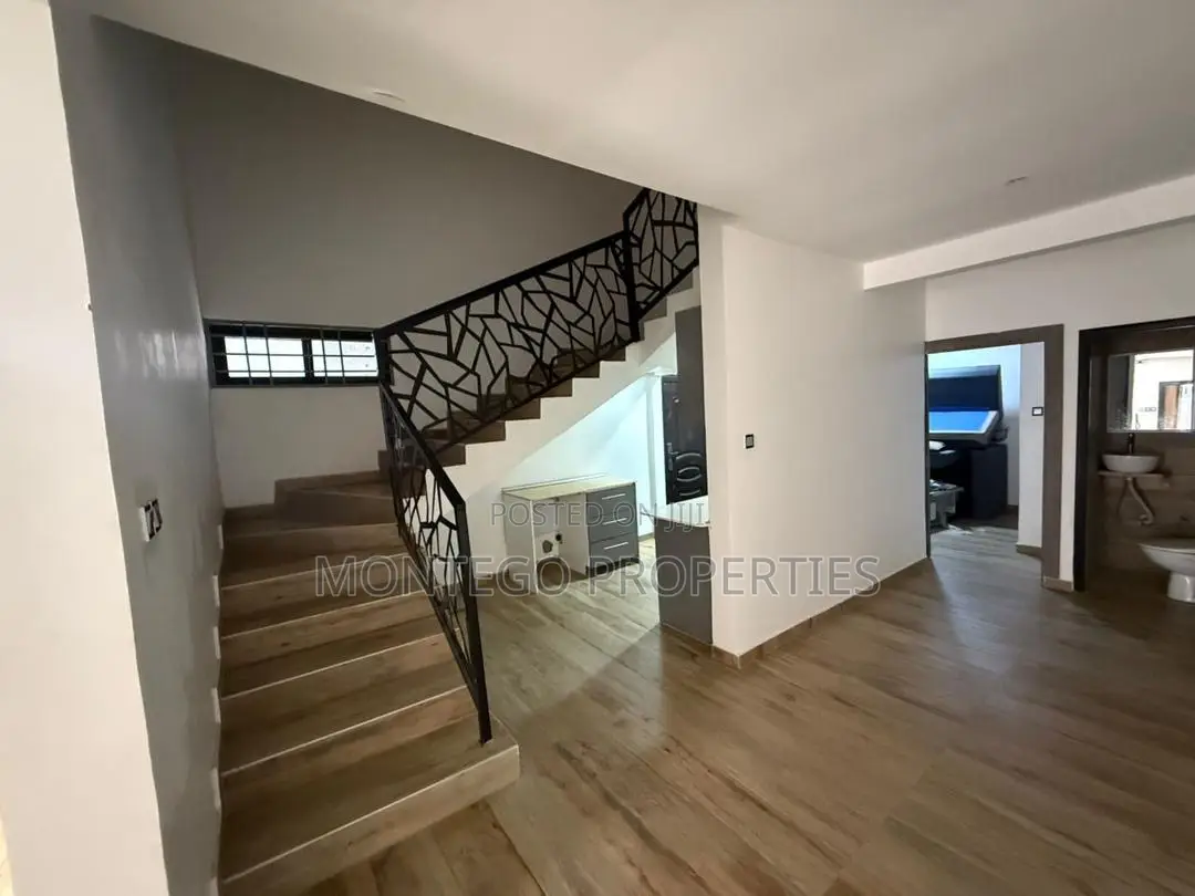 3bdrm House in Ashongman Estate for sale in Ashomang Estate