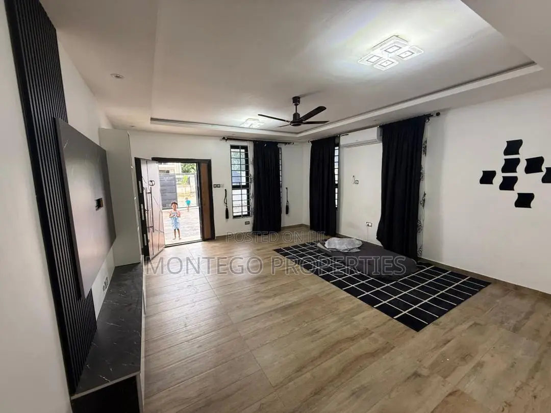 3bdrm House in Ashongman Estate for sale in Ashomang Estate