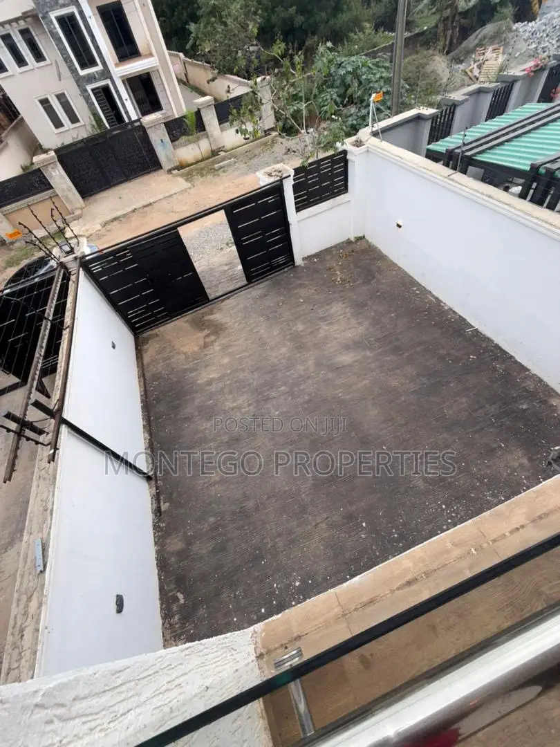 3bdrm House in Ashongman Estate for sale in Ashomang Estate