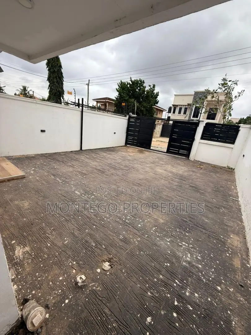 3bdrm House in Ashongman Estate for sale in Ashomang Estate
