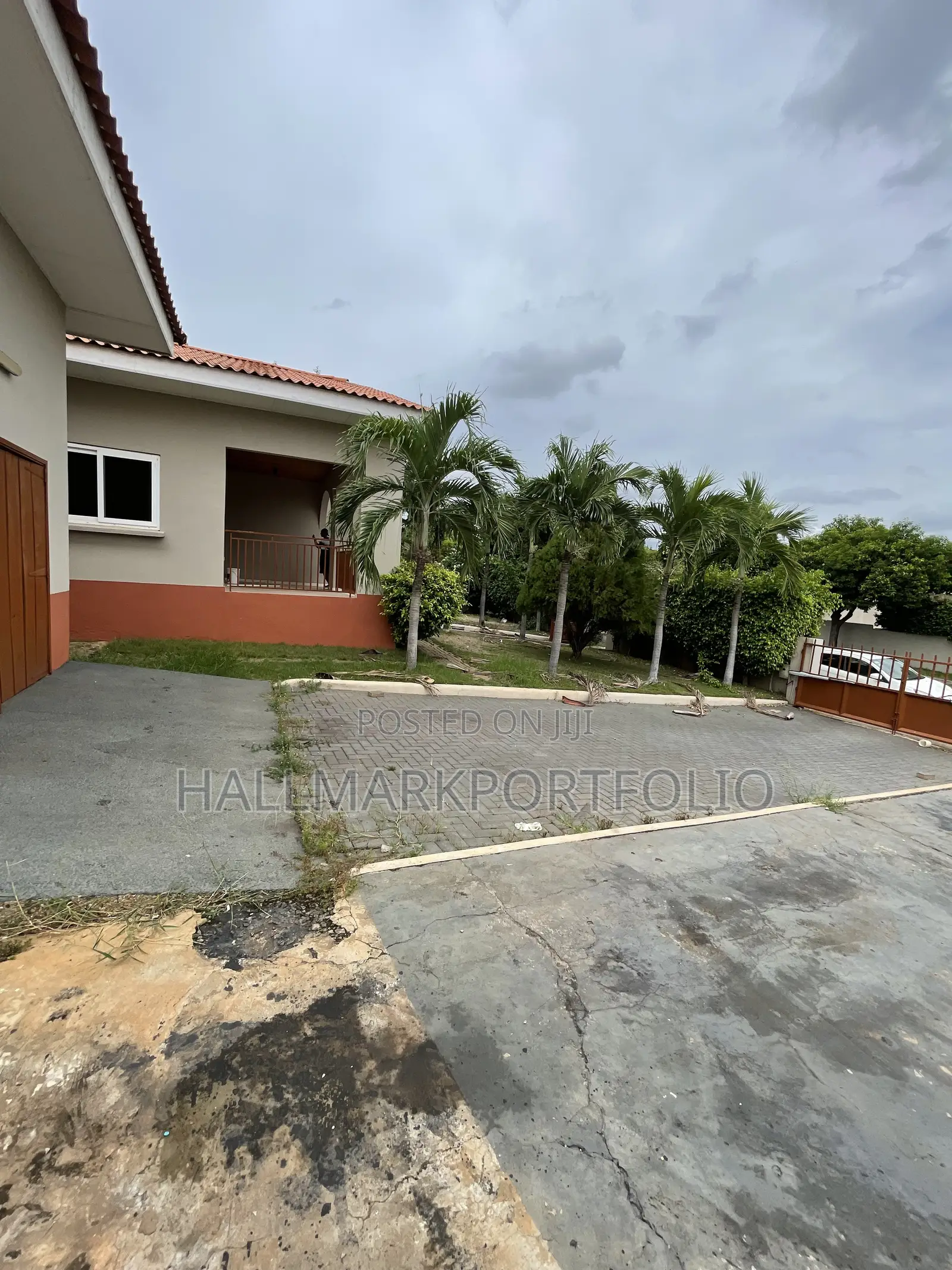 5bdrm House in Regimanuel Gray, Spintex for sale in Spintex