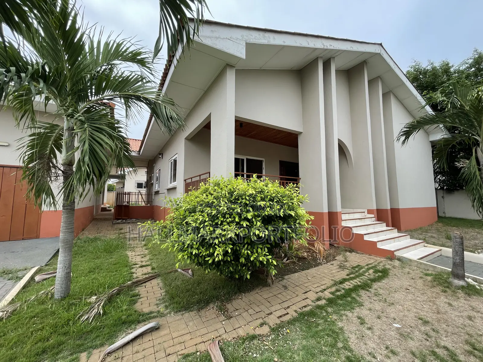 5bdrm House in Regimanuel Gray, Spintex for sale in Spintex