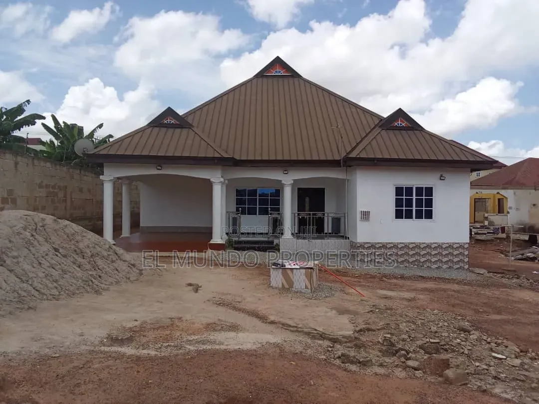 Furnished 5bdrm House in Tanoso Dominase, Kumasi Metropolitan for sale in Kumasi Metropolitan