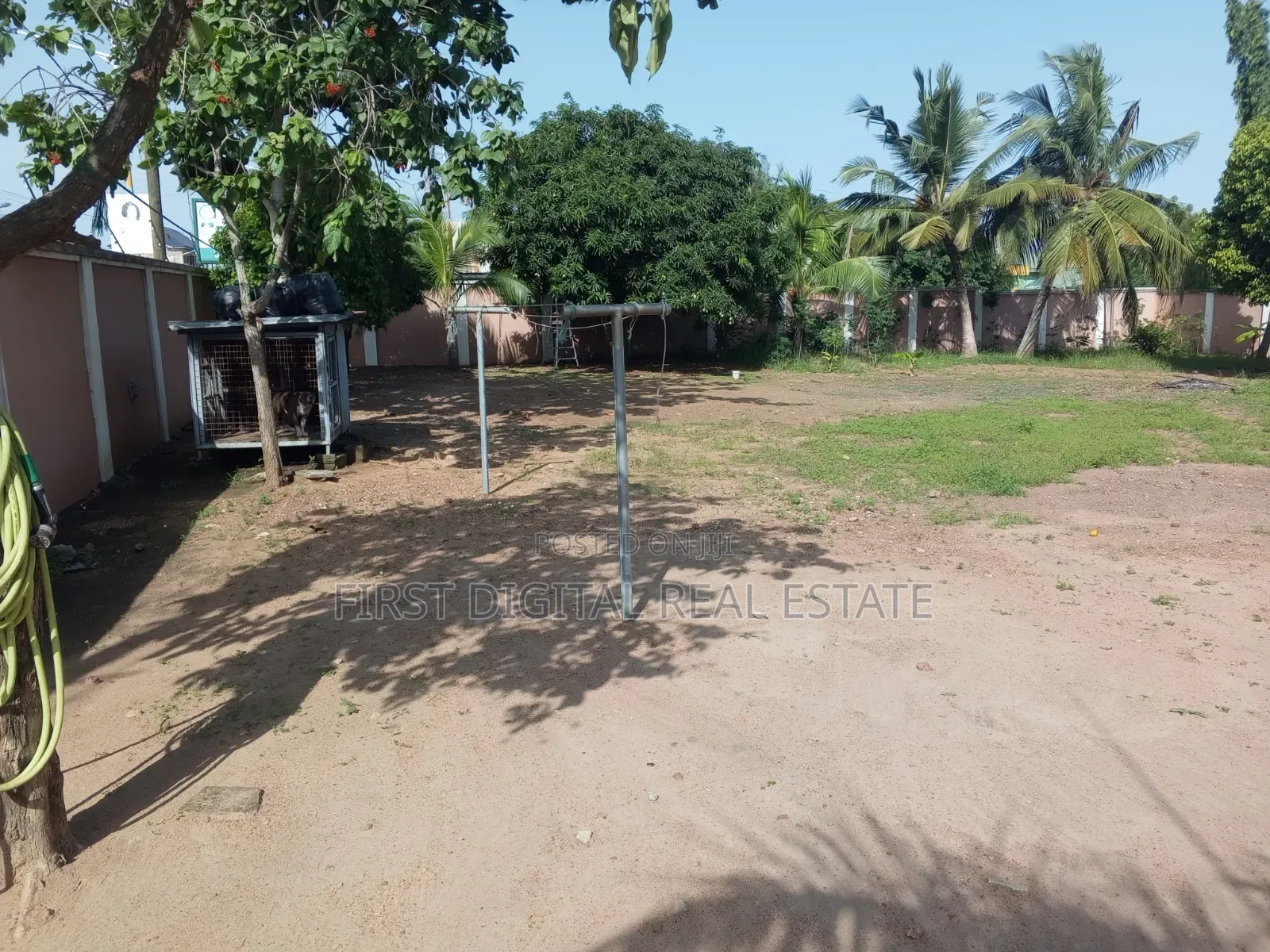 6 Bedroom for Sale on 4 Plot in Kasoa New Market in New Market