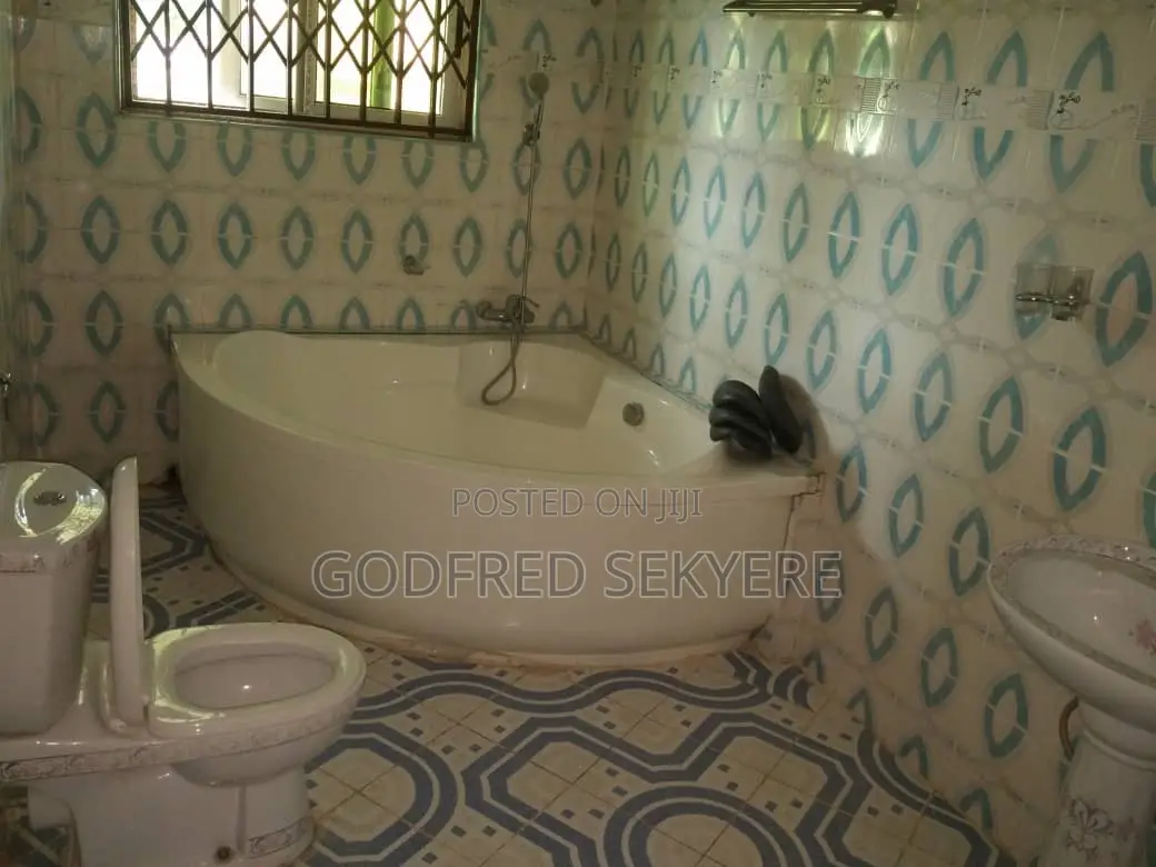 4bdrm Apartment in Adeleke Estates 🏡, Kumasi Metropolitan for rent in Kumasi Metropolitan