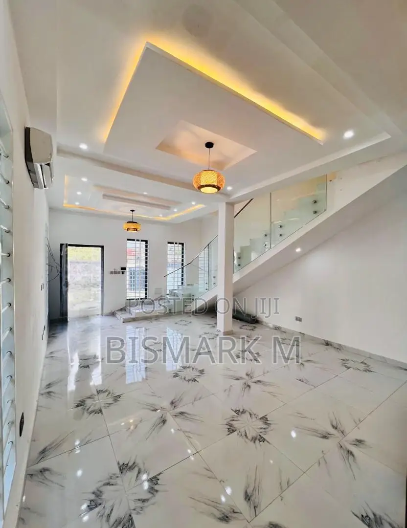 4bdrm House in East Legon, Ogbojo. for sale in East Legon