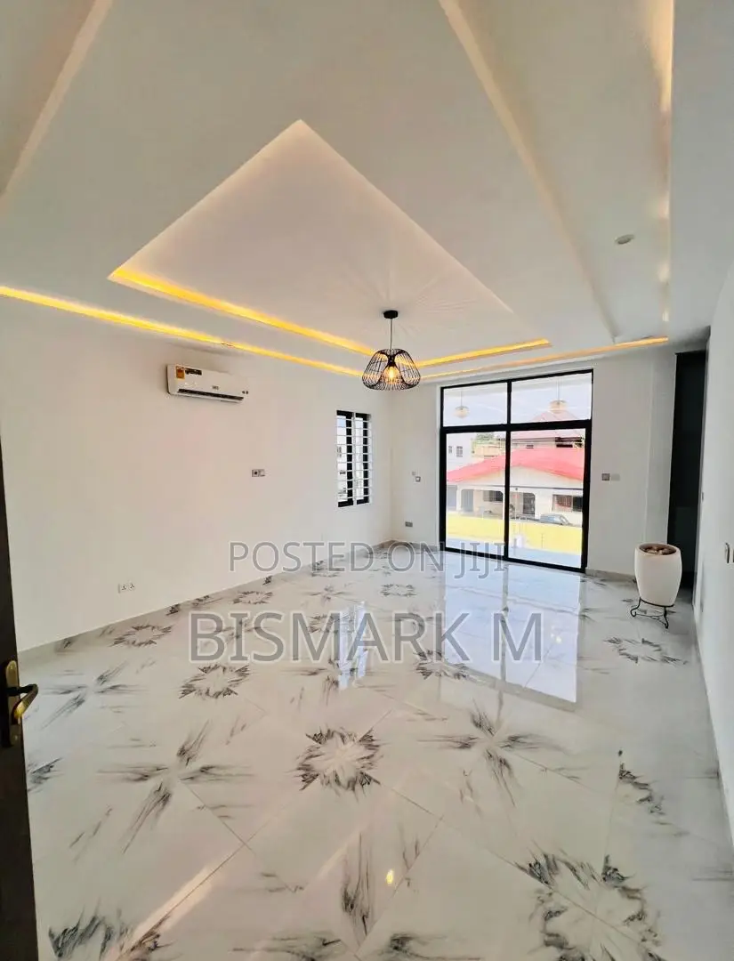 4bdrm House in East Legon, Ogbojo. for sale in East Legon