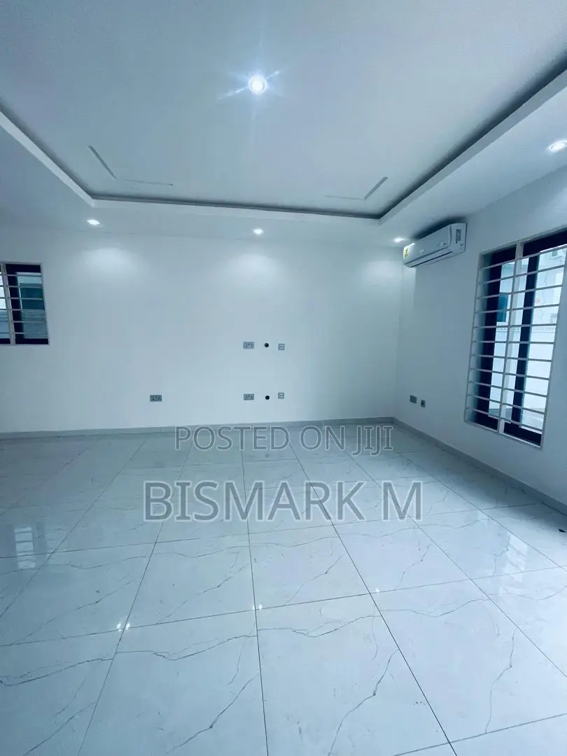 4bdrm House in School Junction, Ashaley Botwe for rent in Ashaley Botwe