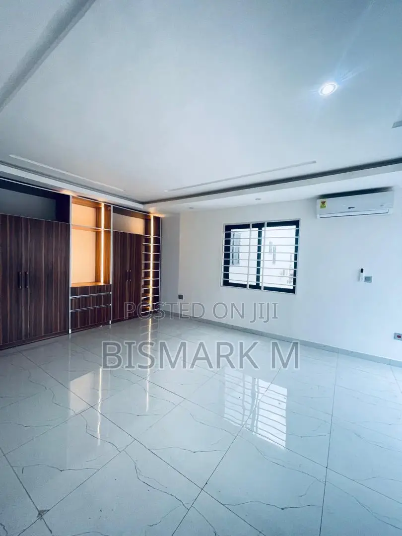4bdrm House in School Junction, Ashaley Botwe for rent in Ashaley Botwe