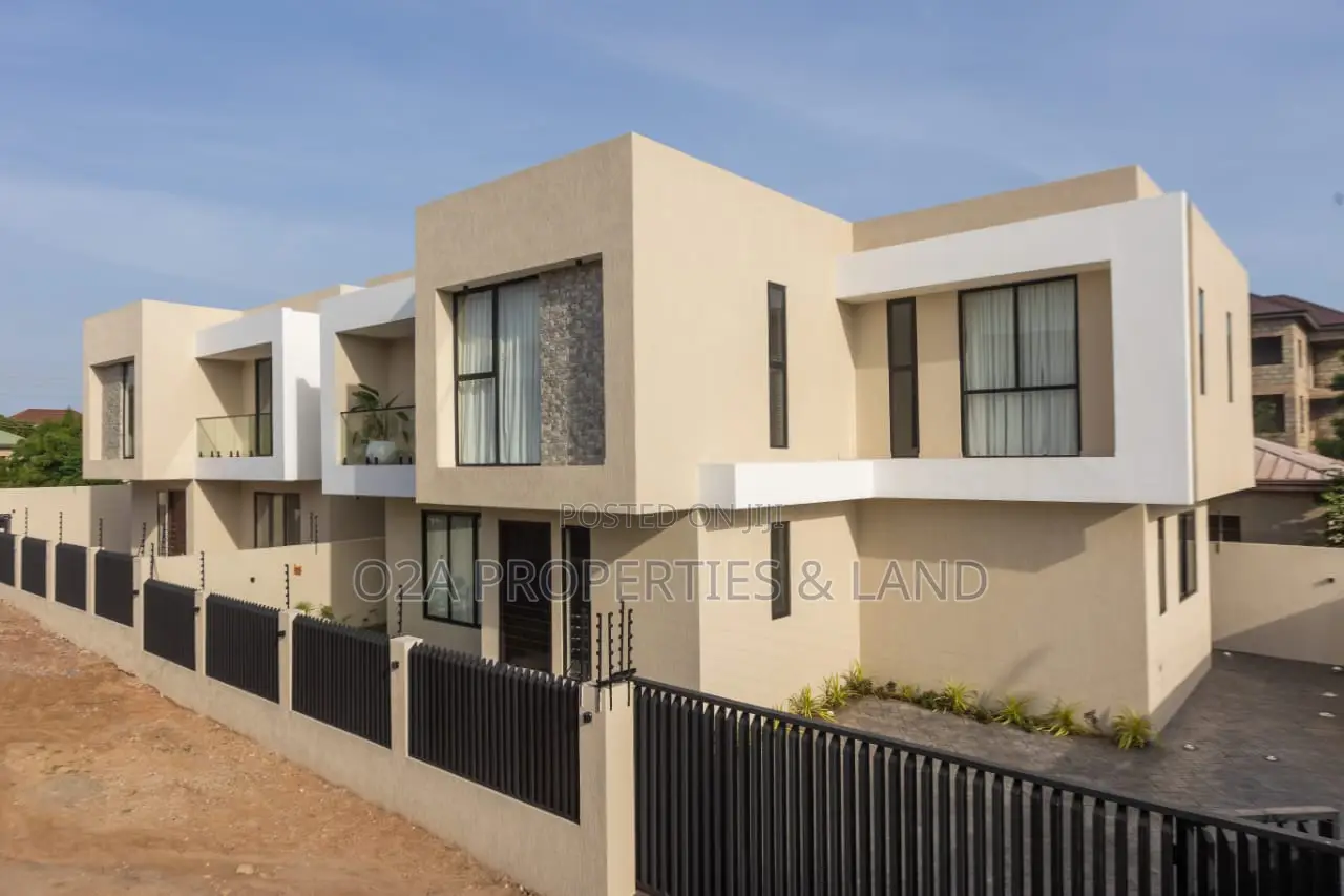 4bdrm House in Oyarifa, Ghana Flag for sale in Ghana Flag