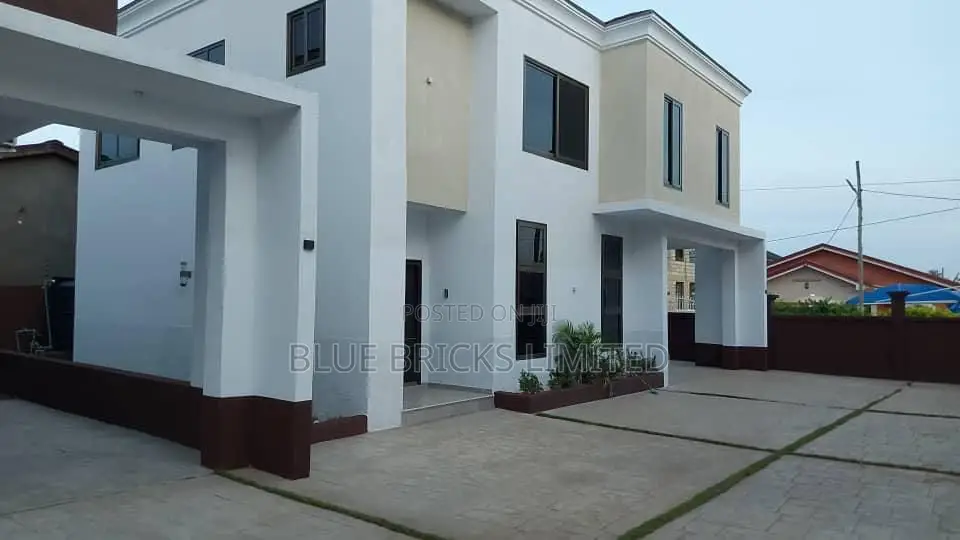 3bdrm House in Coastal, Baatsona Total for sale in Baatsona Total