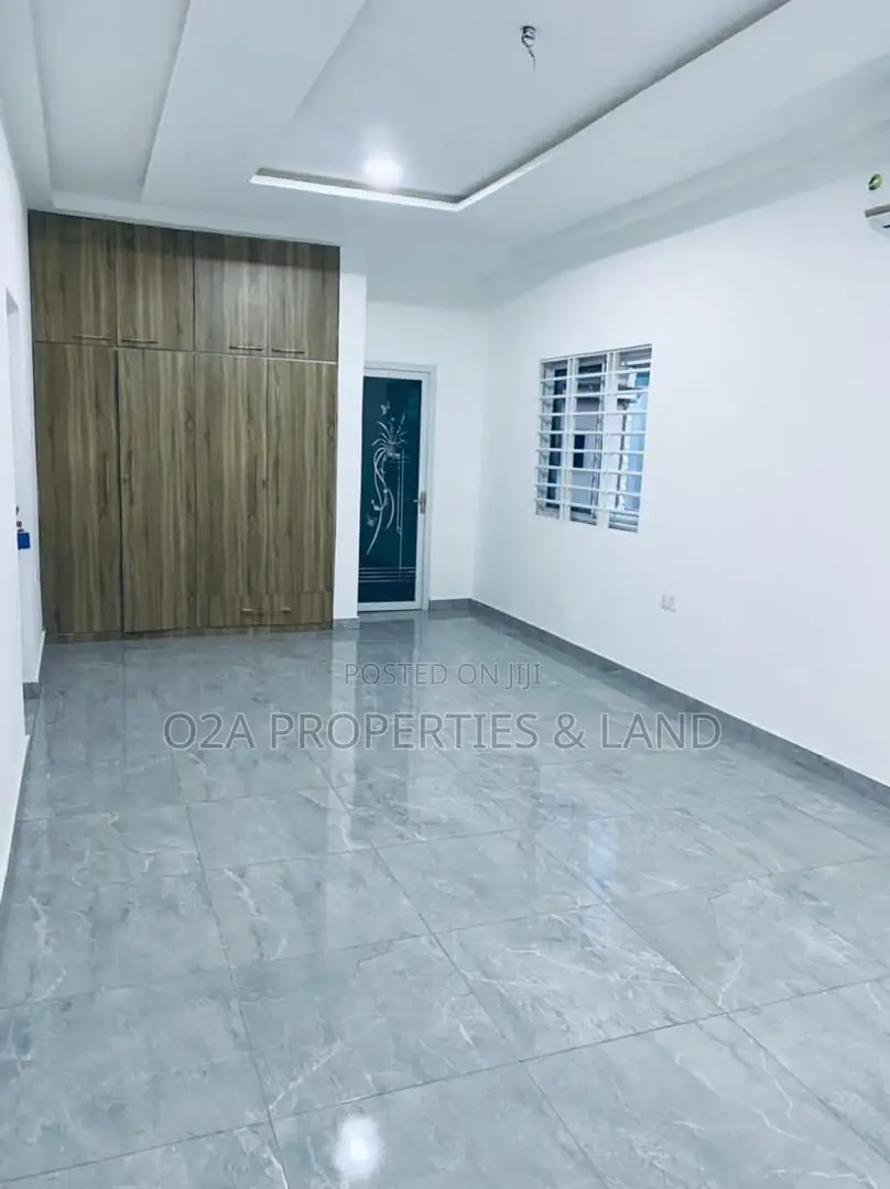 4bdrm House in Lakeside Estate for sale in Lake Side Estate