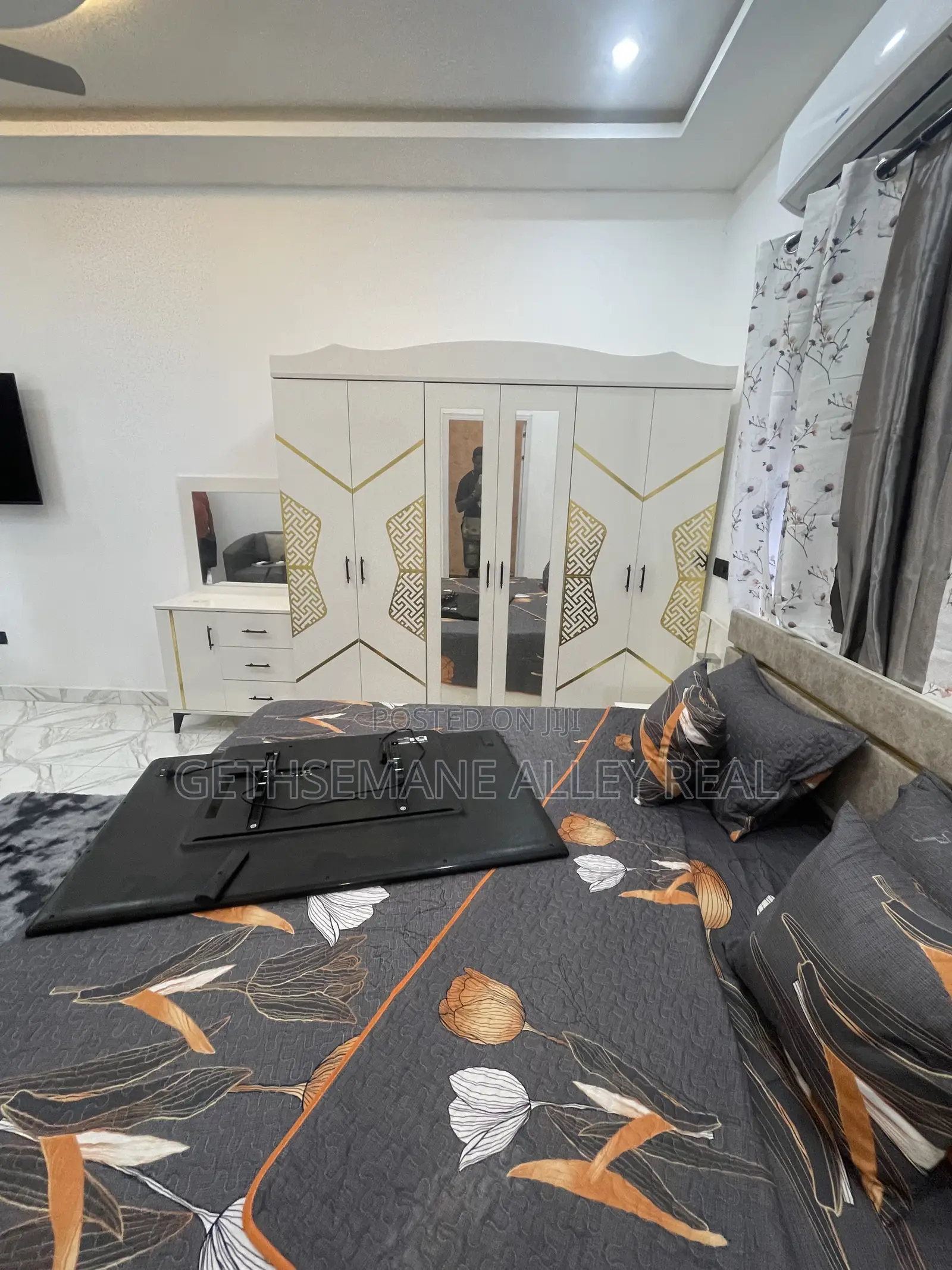 Air BNB Apartments/ Short-Stay /Long-Stay Available for Rent. in West Hills Mall Area