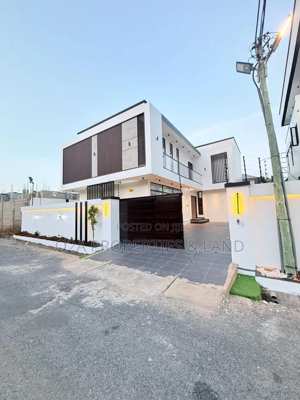 4bdrm House in Oyarifa, Ghana Flag for sale in Ghana Flag