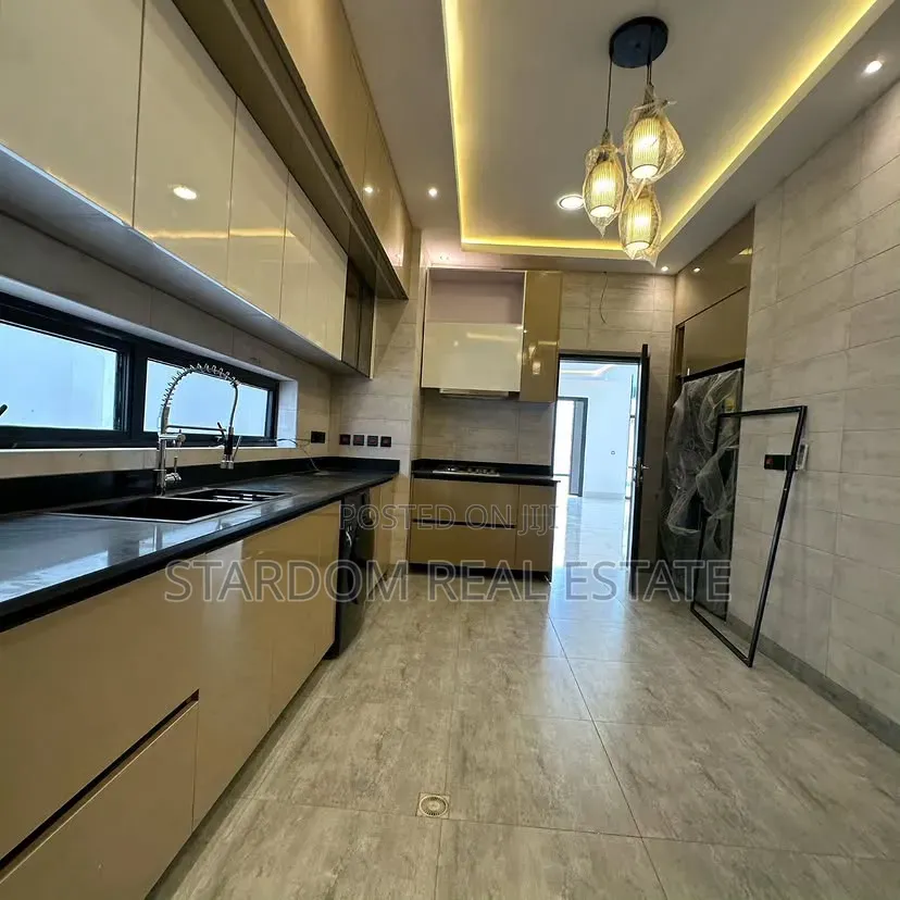 4bdrm Duplex in Shell Signboard, Coca Cola for sale in Coca Cola