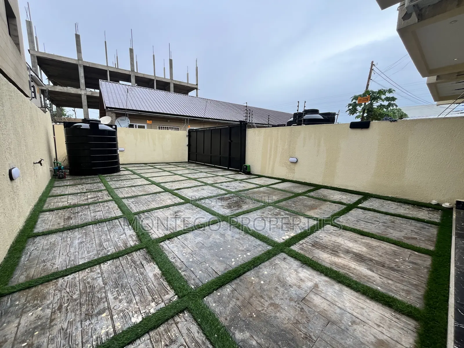 2bdrm House in Adjiringanor, School Junction for rent in School Junction