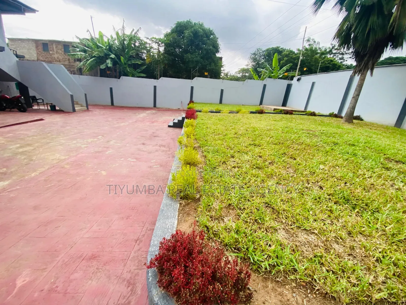 2bdrm Apartment in Tiyumba Real Estate, Dzorwulu for rent in Dzorwulu