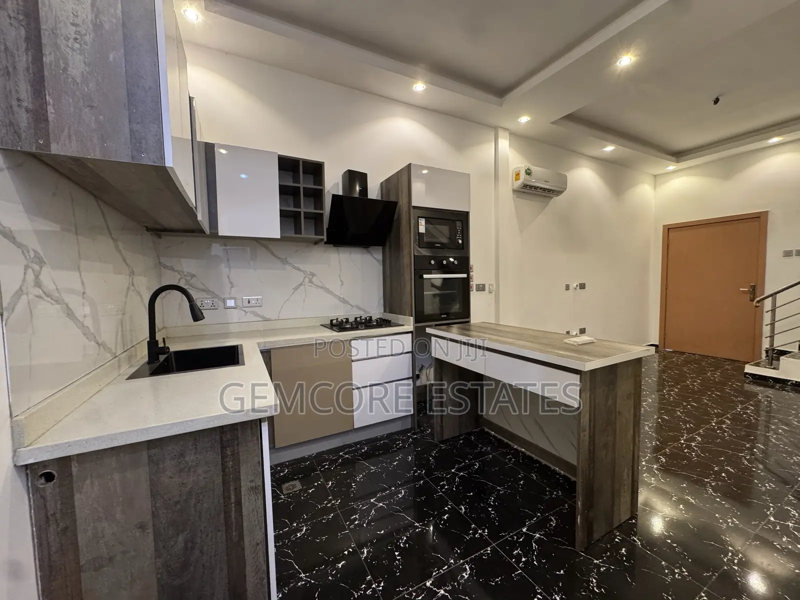 2bdrm Townhouse / Terrace in Nanakrom, Ashaley Botwe for rent in Ashaley Botwe