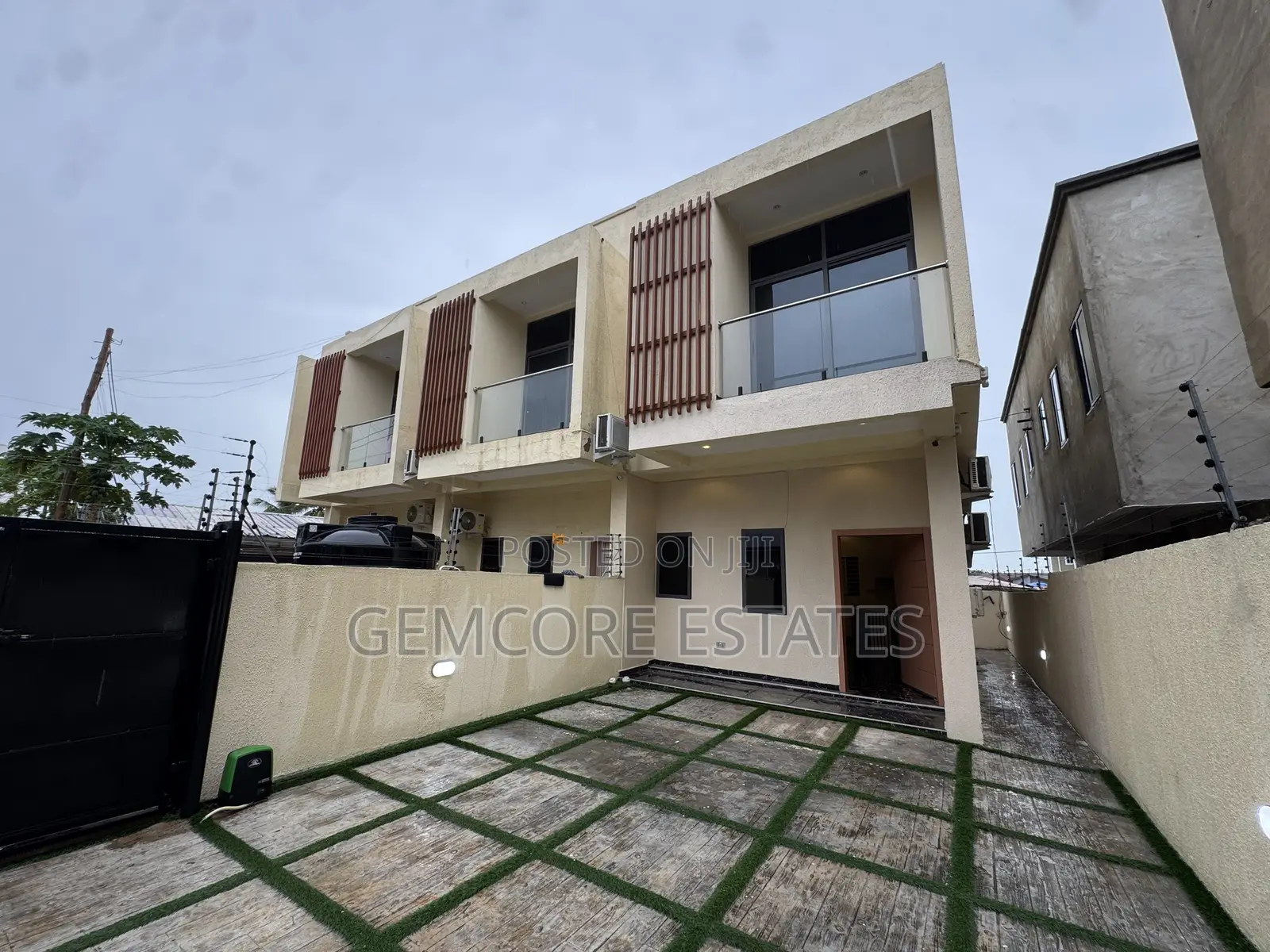 2bdrm Townhouse / Terrace in Nanakrom, Ashaley Botwe for rent in Ashaley Botwe