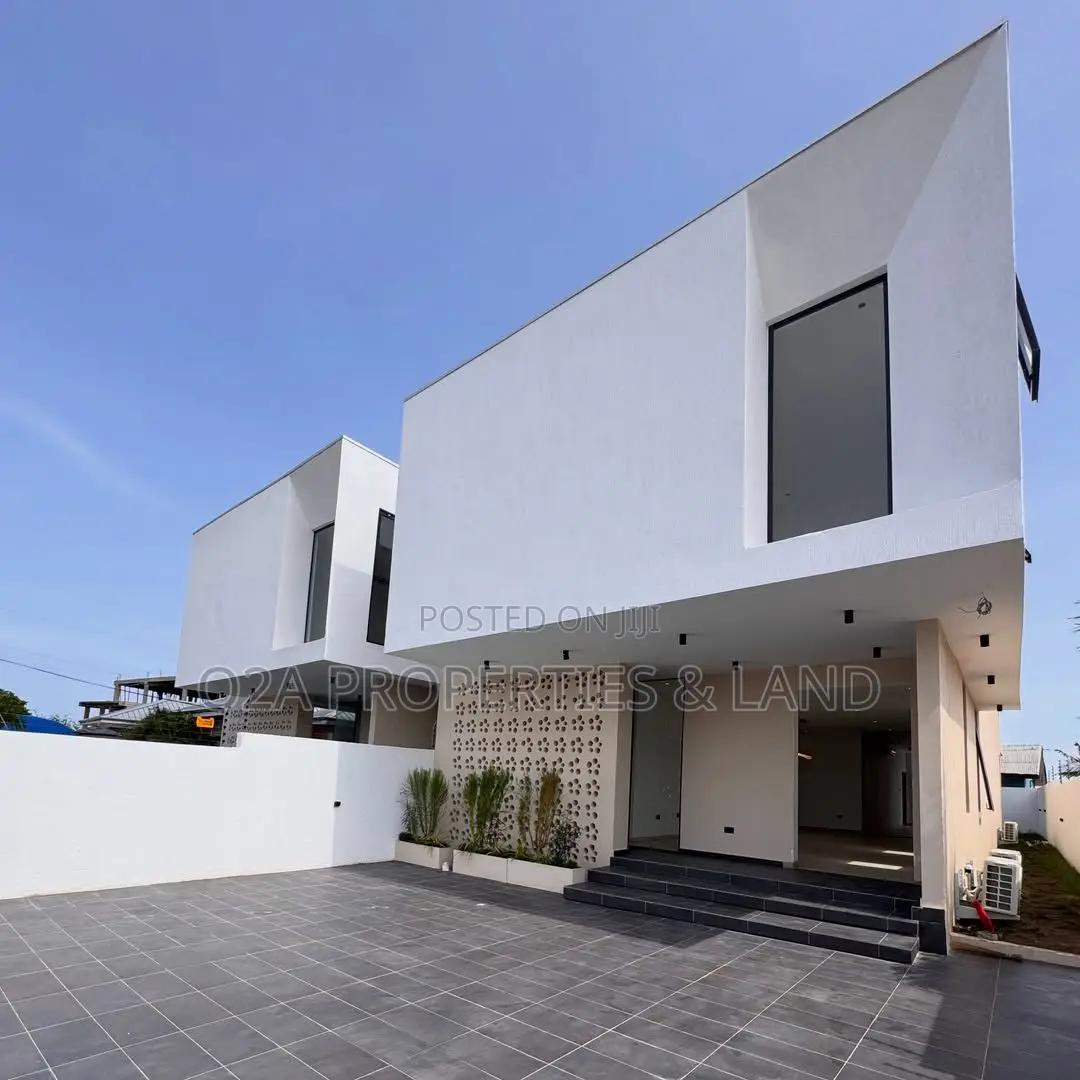 4bdrm House in Nanakrom, School Junction for sale in School Junction