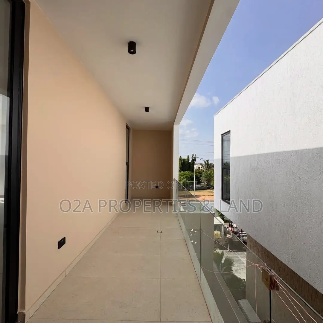 4bdrm House in Nanakrom, School Junction for sale in School Junction