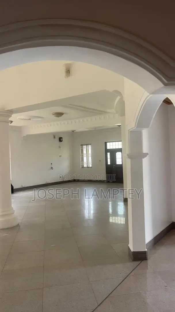 6bdrm House in Joseph Lamptey, American House for rent in American House