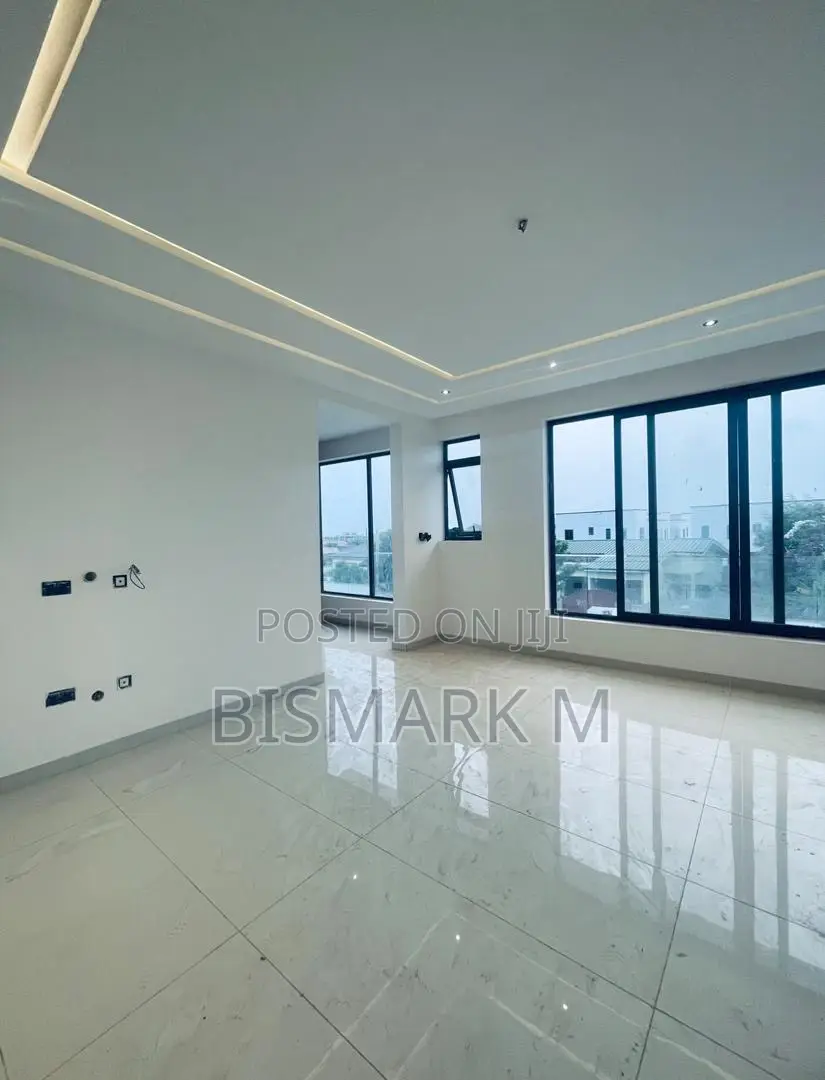 4bdrm House in School Junction, Ashaley Botwe for sale in Ashaley Botwe