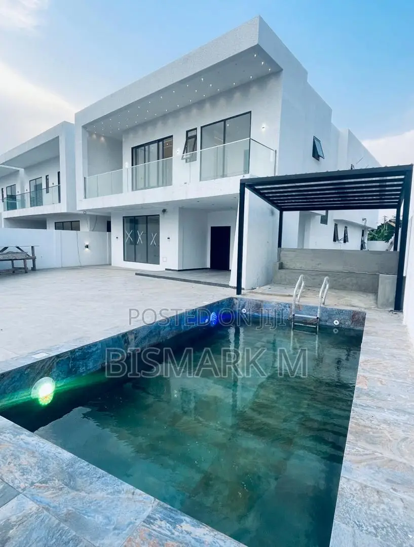 4bdrm House in School Junction, Ashaley Botwe for sale in Ashaley Botwe