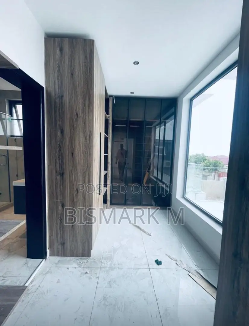 4bdrm House in School Junction, Ashaley Botwe for sale in Ashaley Botwe