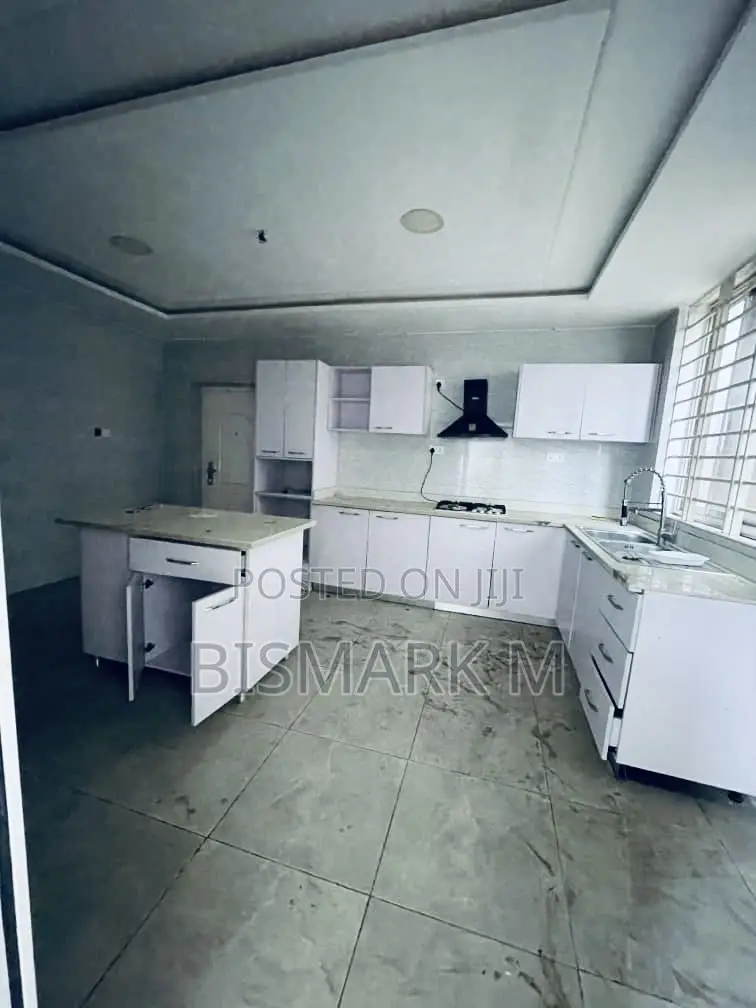 4bdrm House in Lakeside Estate, Ashaley Botwe for rent in Ashaley Botwe
