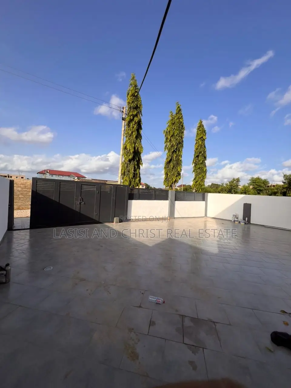 Furnished 6bdrm Maisonette in Lasisi And Christ, Ablekuma for sale in Ablekuma