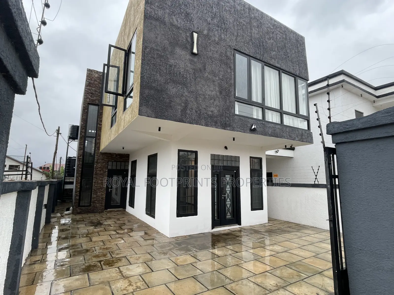3bdrm House in Royal Footprints, East Legon for sale in East Legon