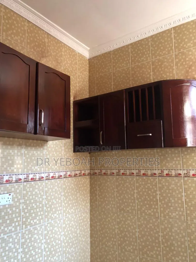 3bdrm House in Spintex:- 3 Bedrooms, Baatsona Total for rent in Baatsona Total