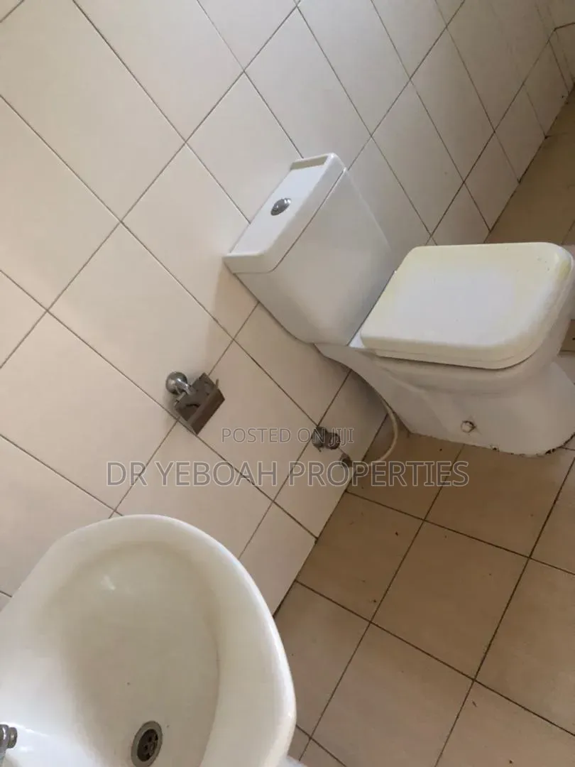 3bdrm House in Spintex:- 3 Bedrooms, Baatsona Total for rent in Baatsona Total