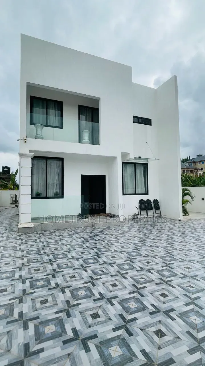 3bdrm Duplex in Amasaman Katapor for sale in Amasaman