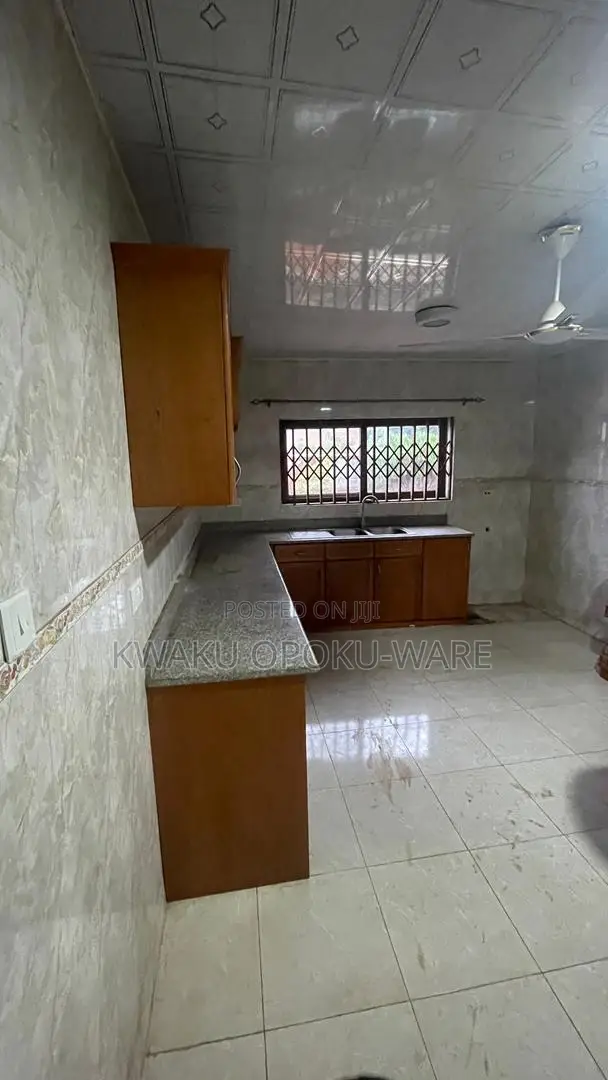 5bdrm Apartment in Valley View, Oyibi for rent in Oyibi