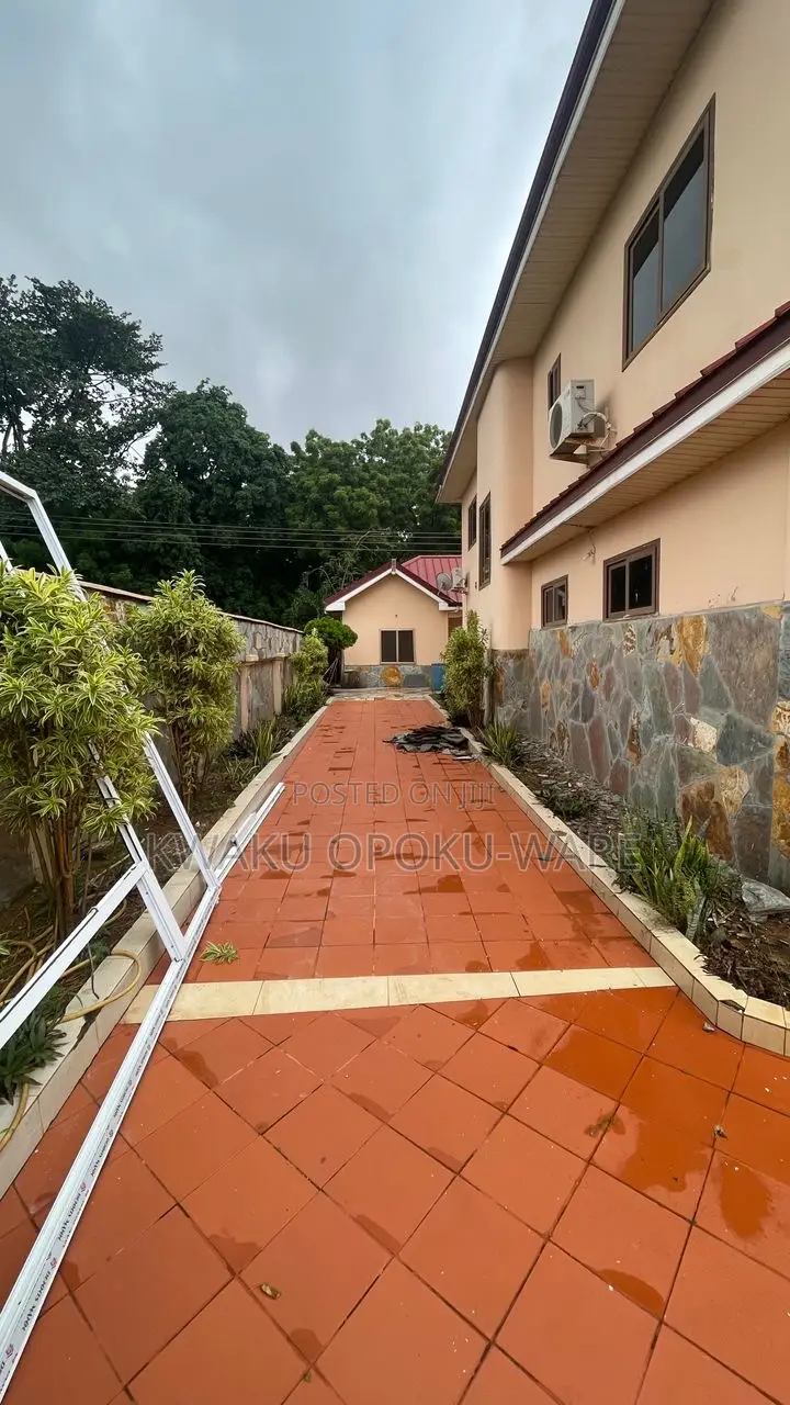 5bdrm Apartment in Valley View, Oyibi for rent in Oyibi