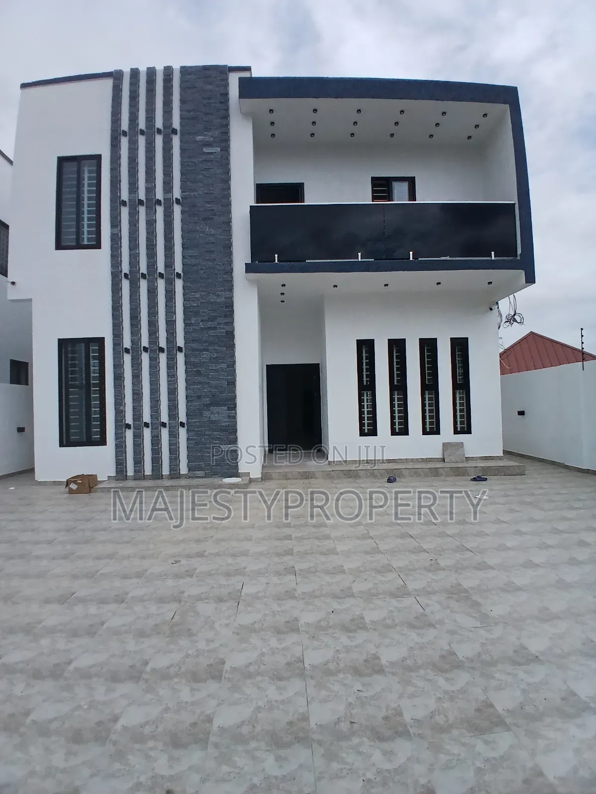 4bdrm House in East Legon Ogbojo, American House for sale in American House