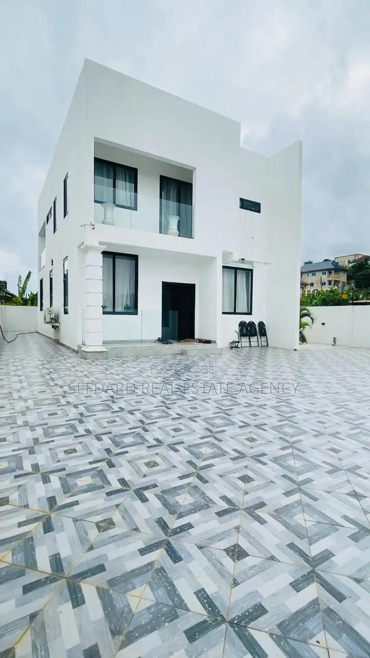 3bdrm Duplex in Sefdard Properties, Pokuase for sale in Pokuase
