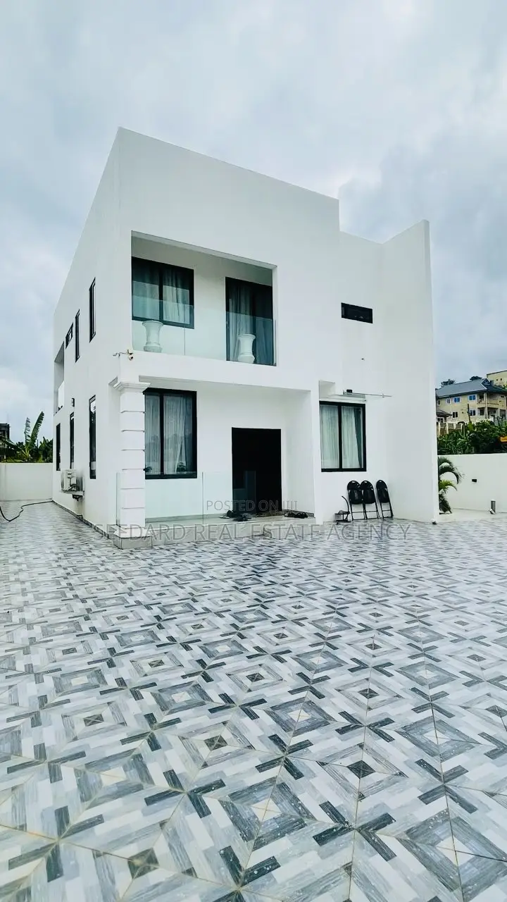 3bdrm Duplex in Sefdard Properties, Pokuase for sale in Pokuase