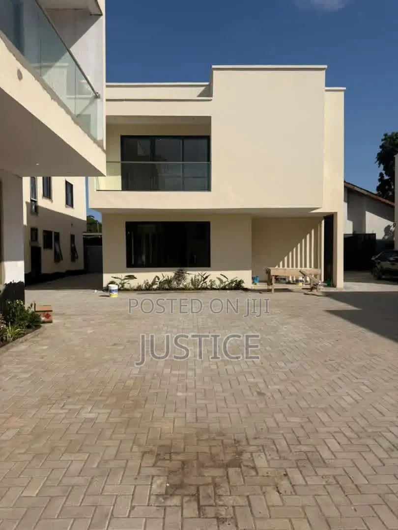 4bdrm House in East Legon, A&C Mall Area for rent in A&C Mall Area