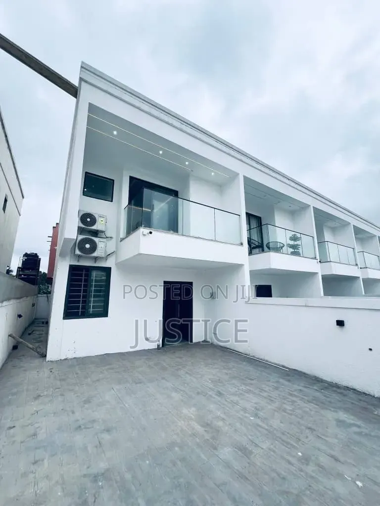 2bdrm House in Ashaley Botwe, School Junction for rent in School Junction