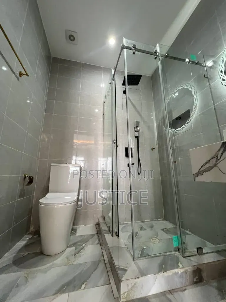 2bdrm House in Ashaley Botwe, School Junction for rent in School Junction