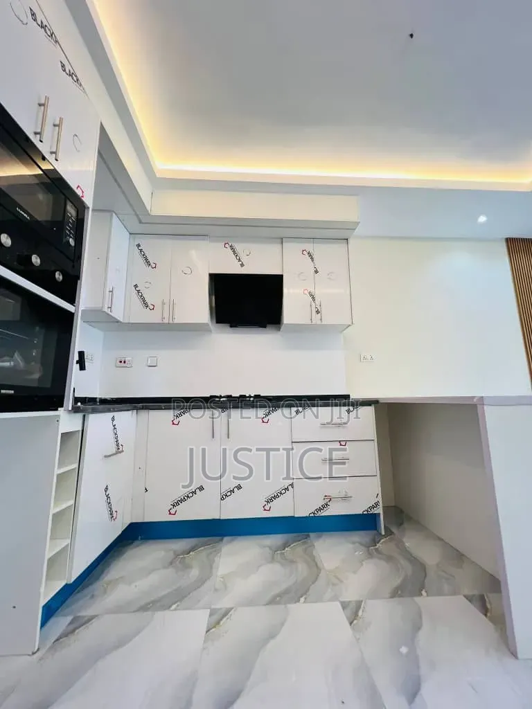 2bdrm House in Ashaley Botwe, School Junction for rent in School Junction