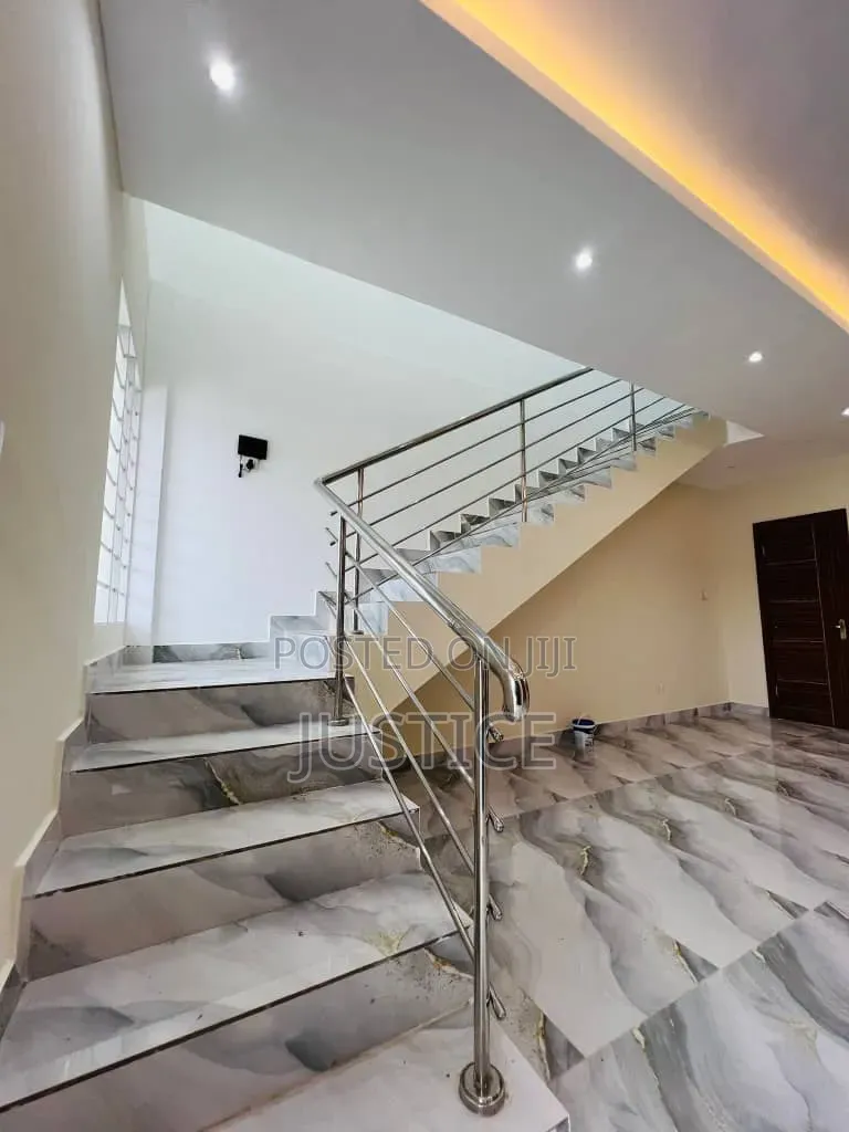 2bdrm House in Ashaley Botwe, School Junction for rent in School Junction
