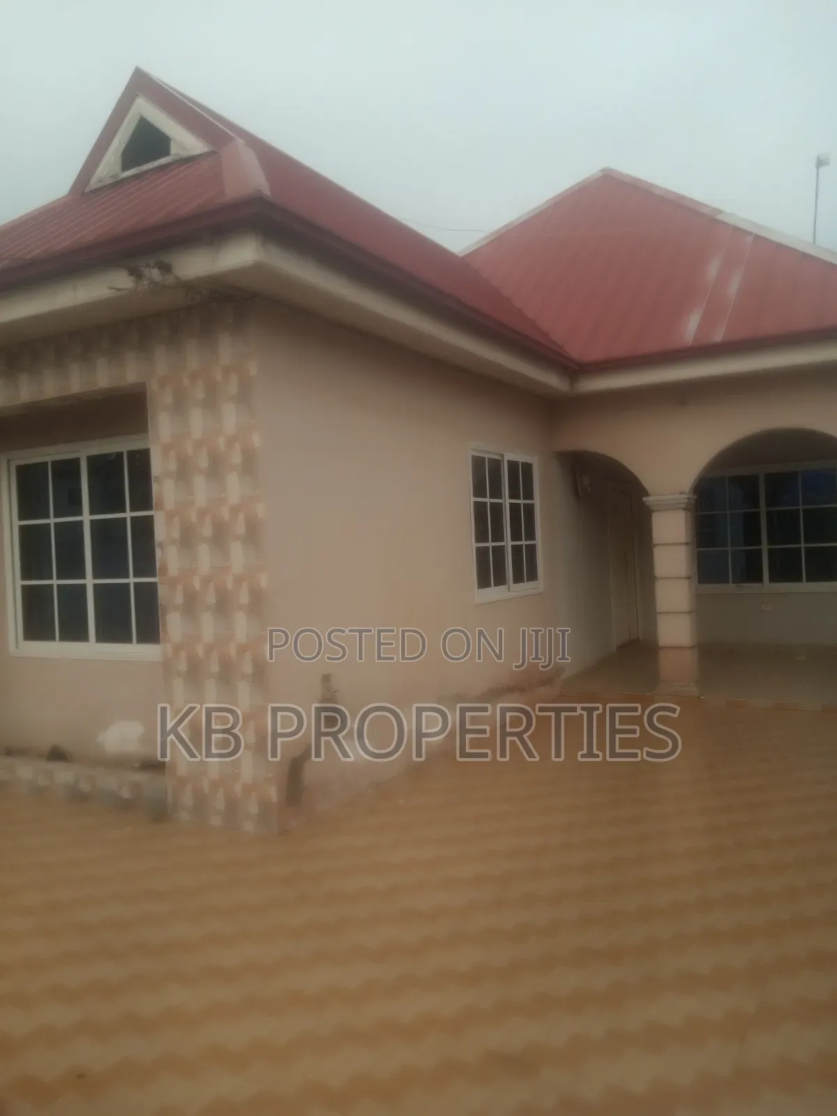 3bdrm House in Kb Properties, Baatsona Total for sale in Baatsona Total