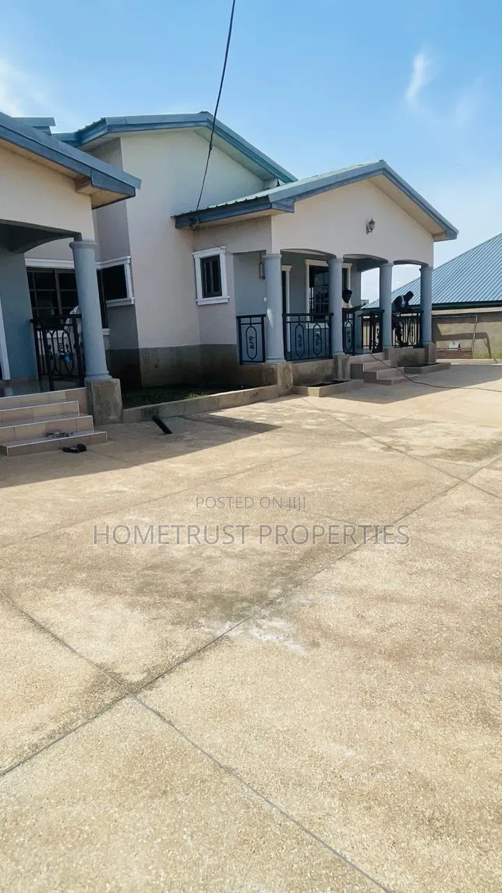 2bdrm House in Hometrust Properties, Ablekuma for rent in Ablekuma
