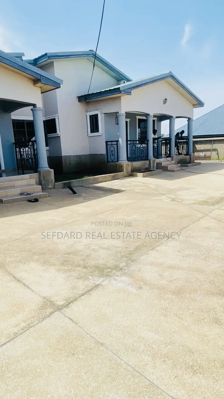 2bdrm Apartment in Sefdard Properties, Pokuase for rent in Pokuase