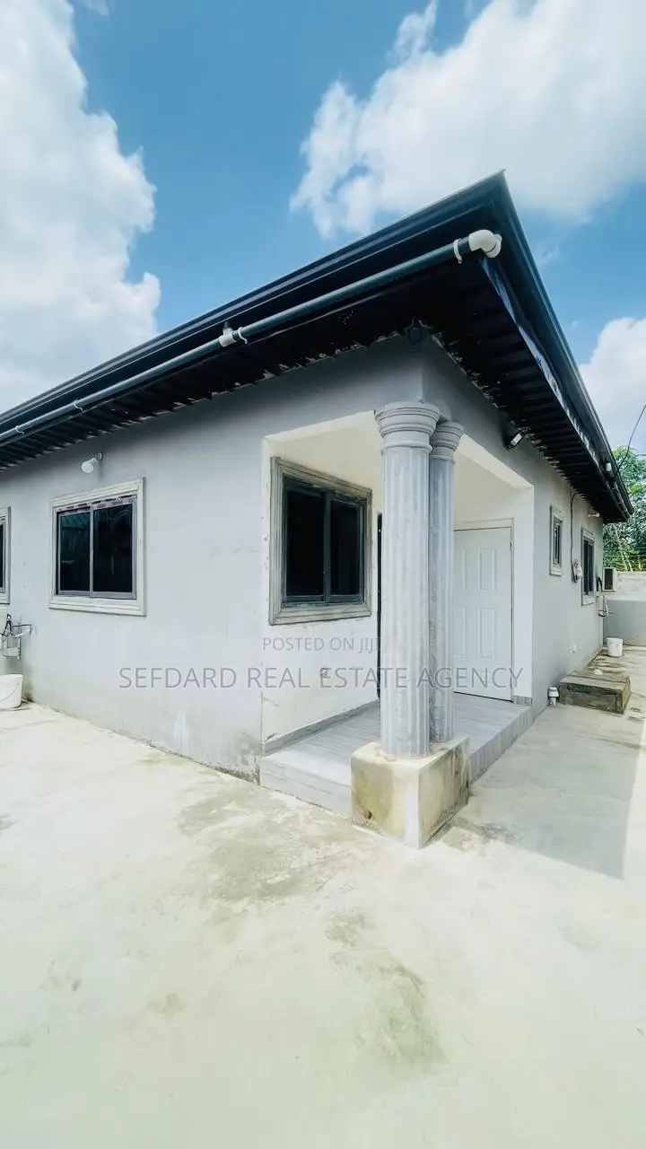 3bdrm House in Sefdard Properties, Amasaman for sale in Amasaman